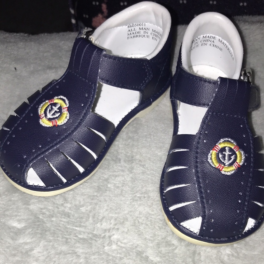 Saddle shoes for babies
